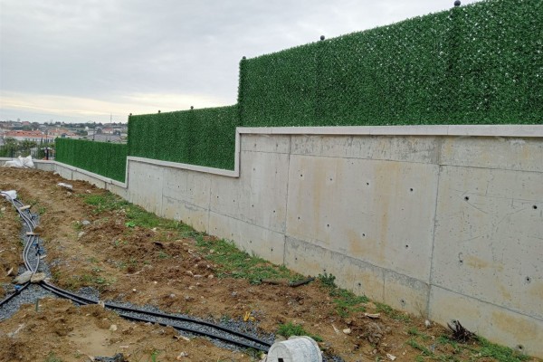 Villa Korkuluk Yükseltme ve Çim Çit Uygulaması 11